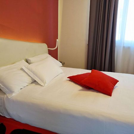 Hotel Ibis Styles Palermo President Exterior foto