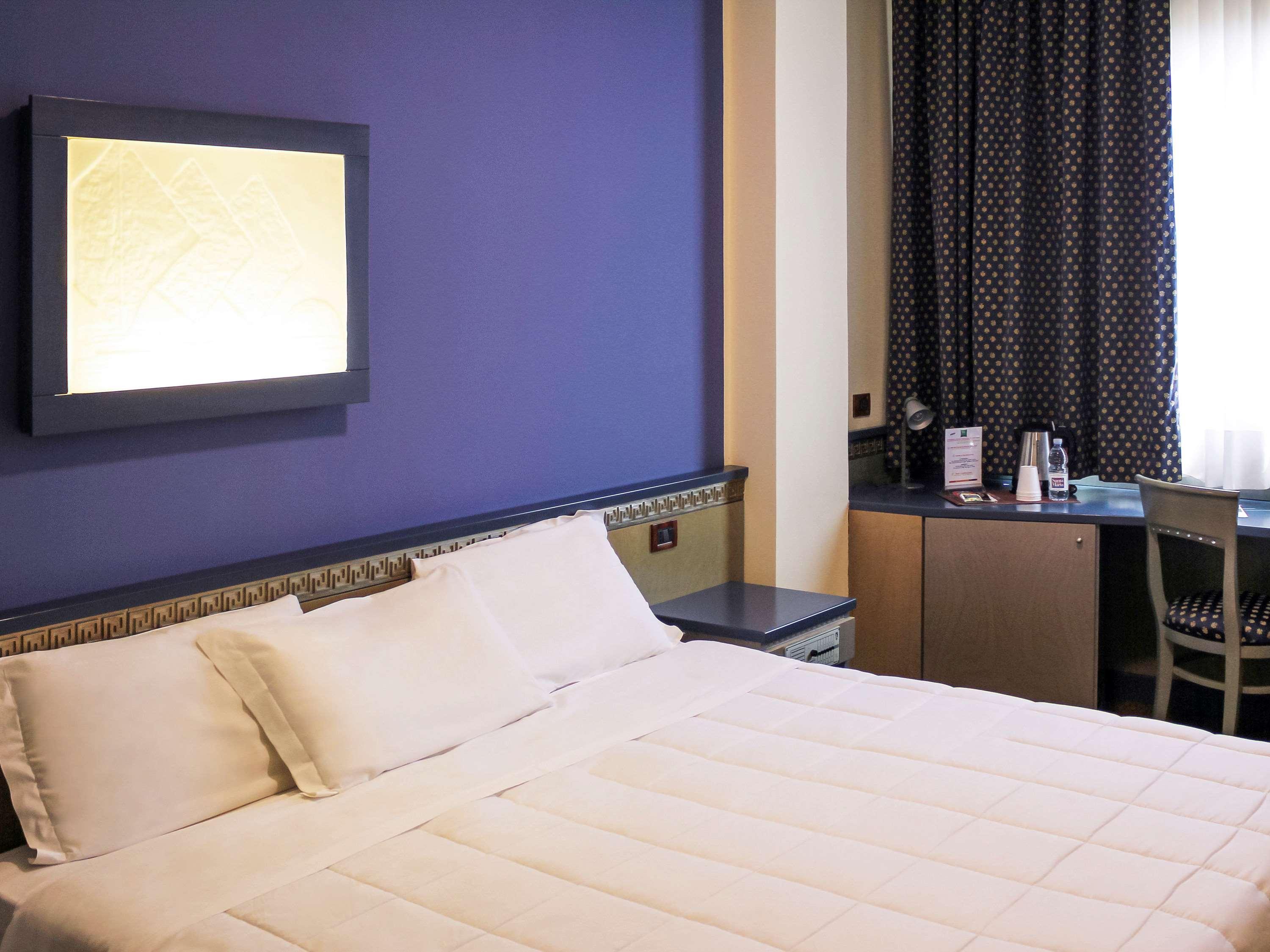 Hotel Ibis Styles Palermo President Exterior foto