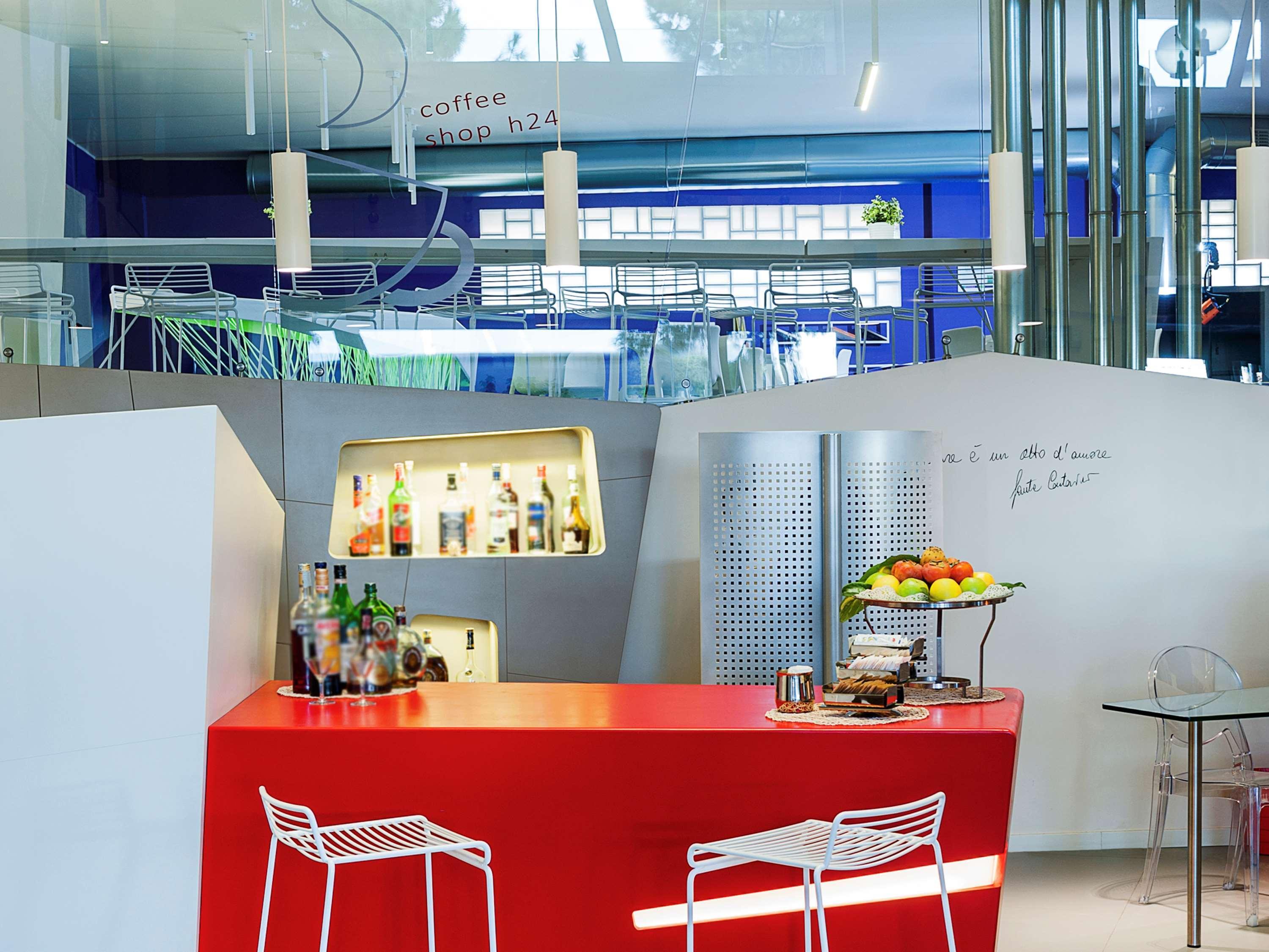 Hotel Ibis Styles Palermo President Exterior foto