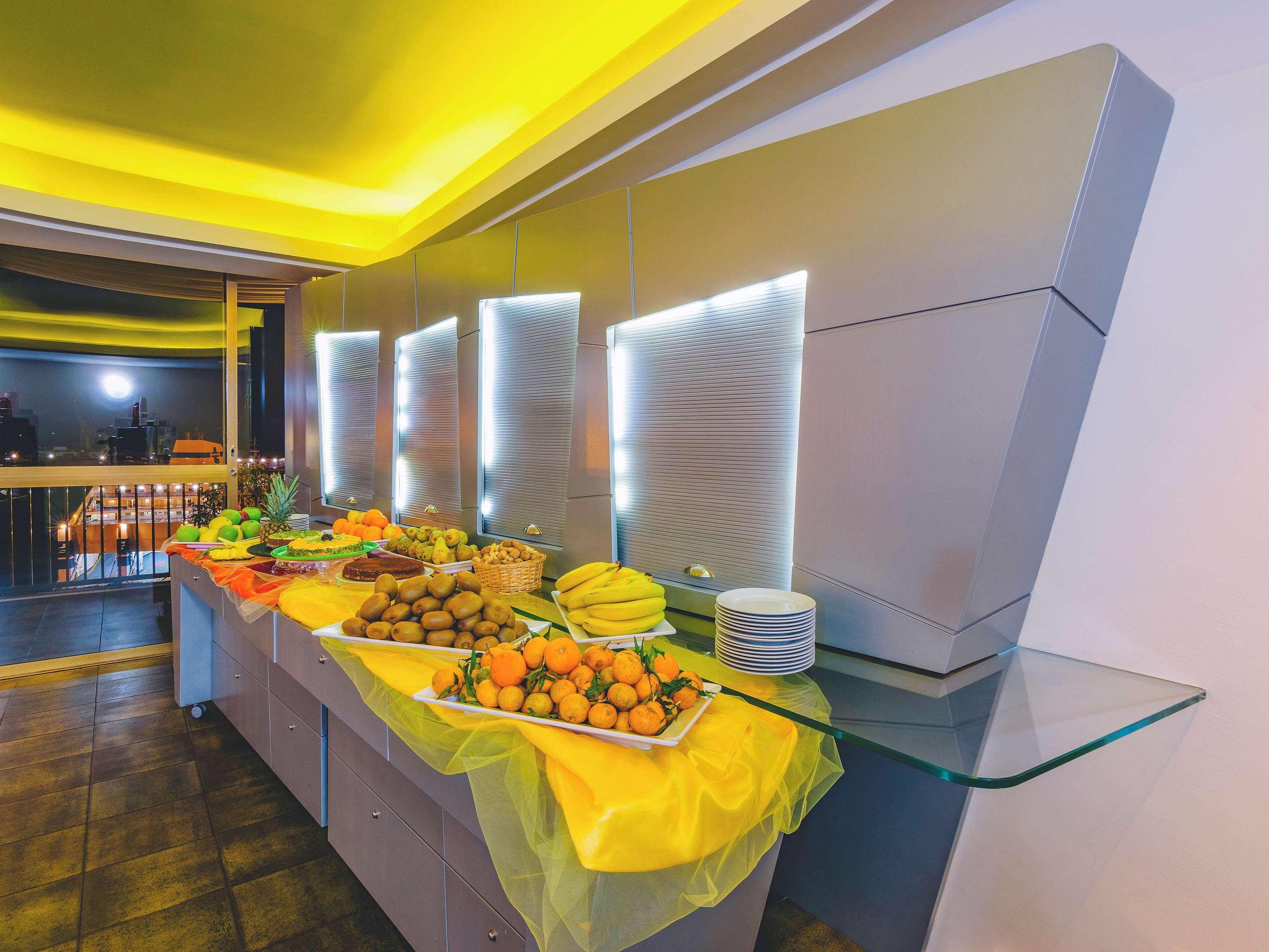 Hotel Ibis Styles Palermo President Exterior foto