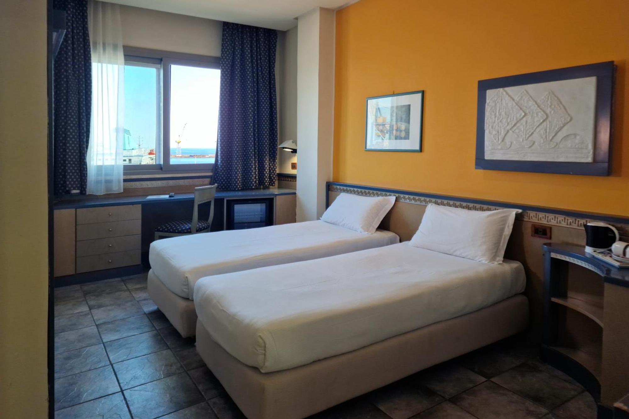 Hotel Ibis Styles Palermo President Exterior foto