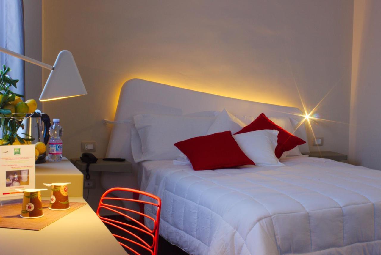 Hotel Ibis Styles Palermo President Exterior foto