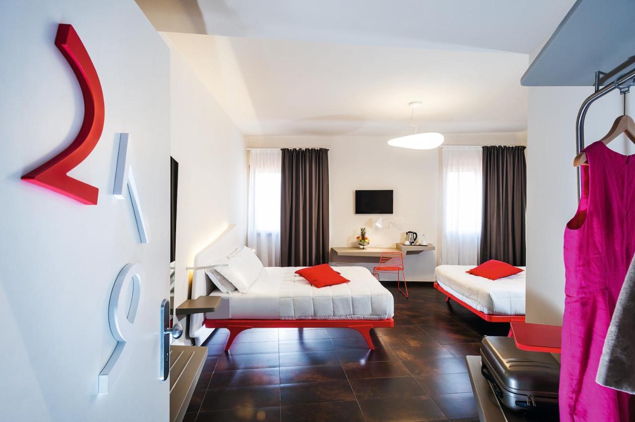 Hotel Ibis Styles Palermo President Exterior foto