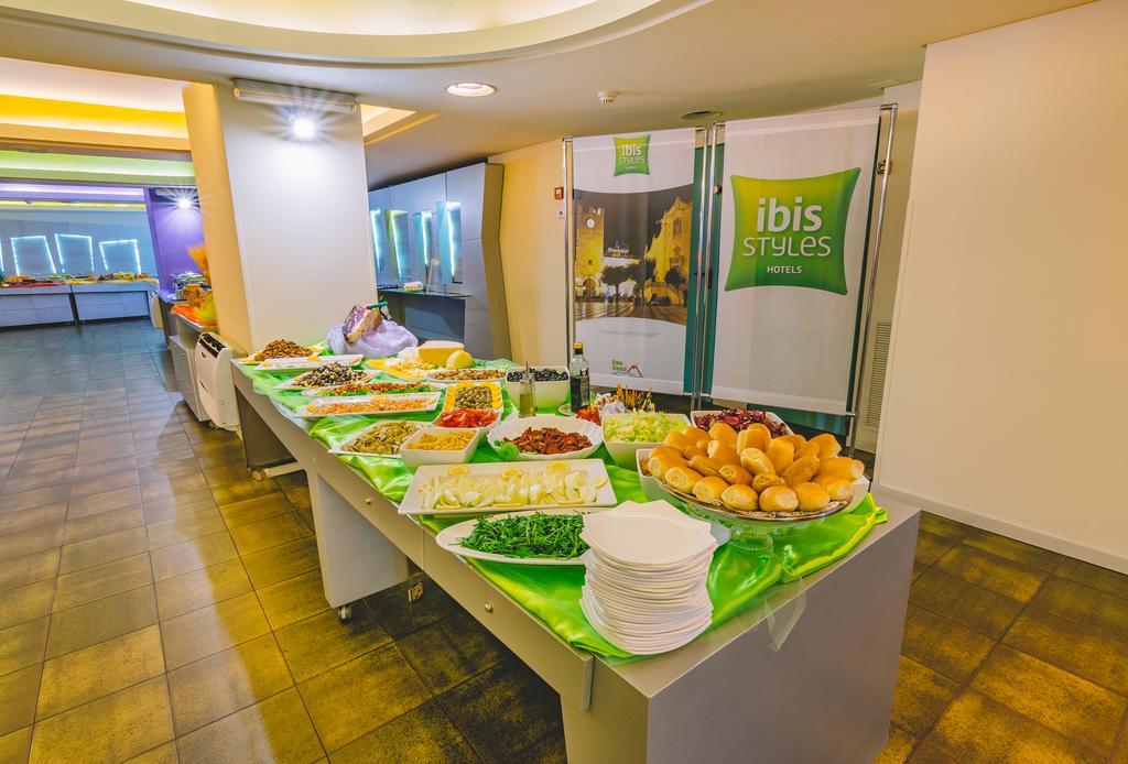 Hotel Ibis Styles Palermo President Exterior foto
