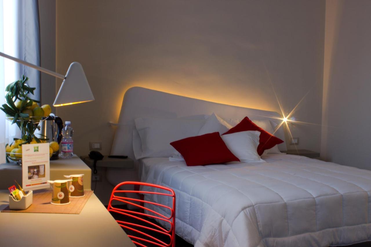Hotel Ibis Styles Palermo President Exterior foto